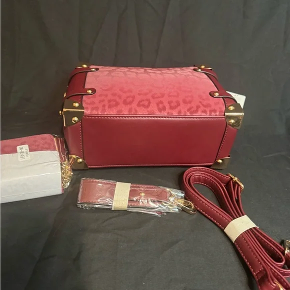 Stylish Red Leopard Print Women's Bag - Picture 4 of 8